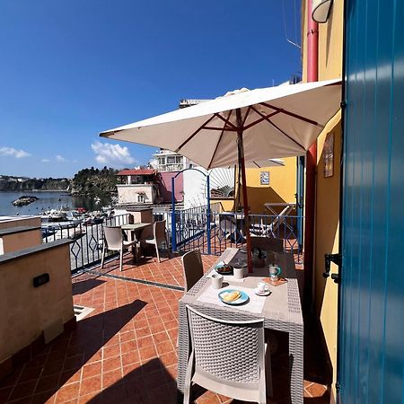 De Lamartine A Marina Di Corricella プロチーダ エクステリア 写真